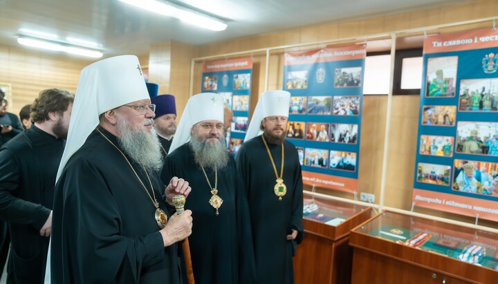 Выставку открыл митрополит Черновицкий и Буковинский Мелетий. Фото: КДАиС