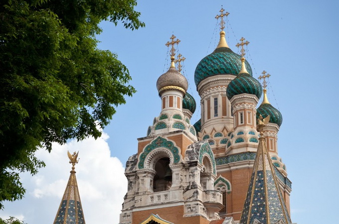 В православному храмі створили центр допомоги родичам жертв теракту в Ніцці