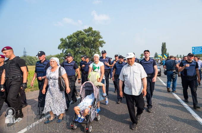 В полицию сообщили о взрывчатке на пути следования Крестного хода 