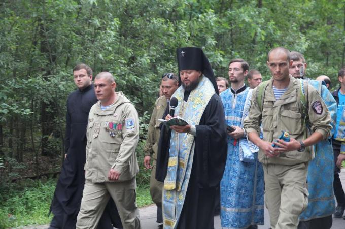 Учасники АТО підтримали Хресний хід з Почаєва