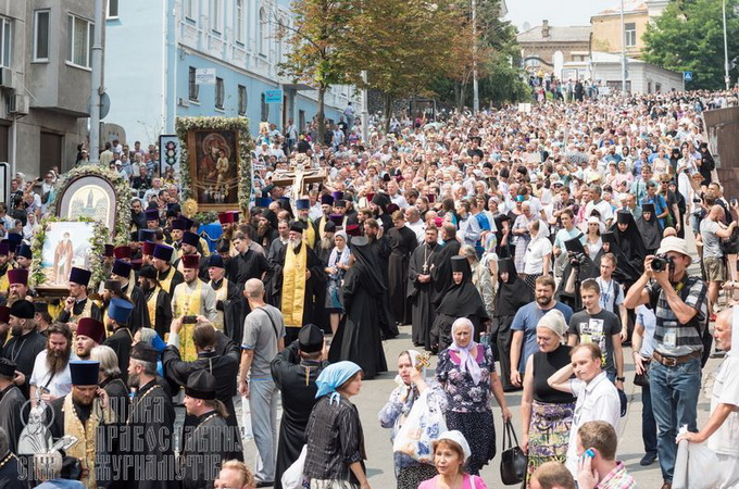 Политэксперт: устраивать гонения на УПЦ — значит перекрыть доступ воздуха обществу  