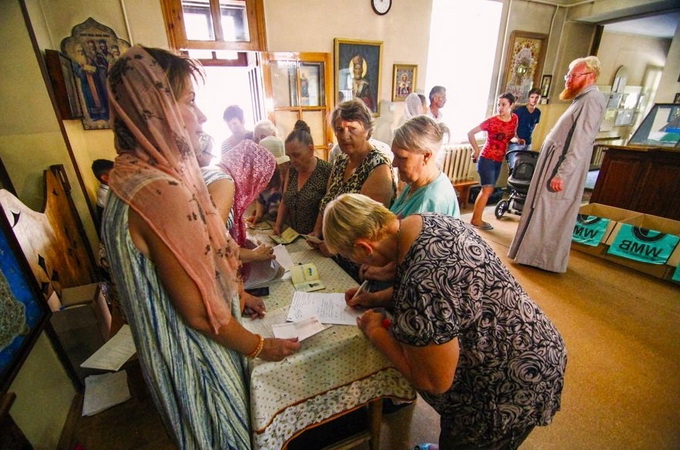 В Одеській та Криворізькій єпархіях УПЦ допомагають переселенцям і хворим