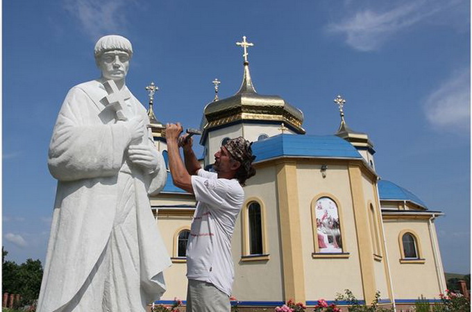 В Черкаській єпархії УПЦ відкрили пам'ятник борцю з унією