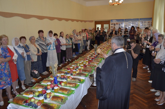 В єпархіях УПЦ продовжують допомагати хворим дітям і літнім людям