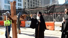 American Church raises a new cross on the temple destroyed on 9/11