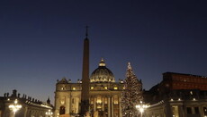 Біля різдвяного вертепу у Ватикані встановили шпиль зі зруйнованої церкви