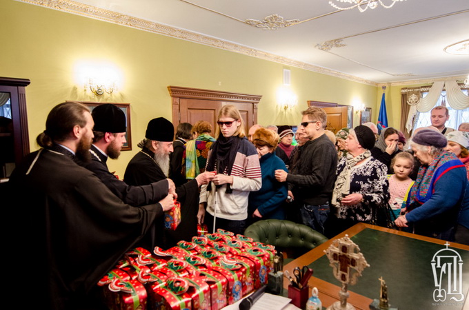 Київське товариство незрячих подякувало Предстоятелю УПЦ за піклування та опіку (ФОТО, ВІДЕО)