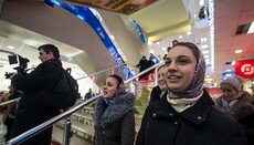 В Запорожье протодьякон и регент хора УПЦ необычно поздравили горожан с Рождеством (ВИДЕО)
