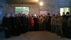 Капелланы УПЦ поехали в зону АТО с рождественскими поздравлениями
