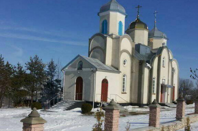 Громада УПЦ села Кинахівці звертається до влади з проханням про захист прав