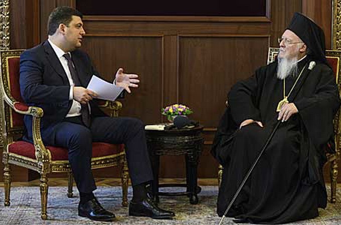 Vladimir Groysman pays a visit to Patriarch Bartholomew to seek “united church”