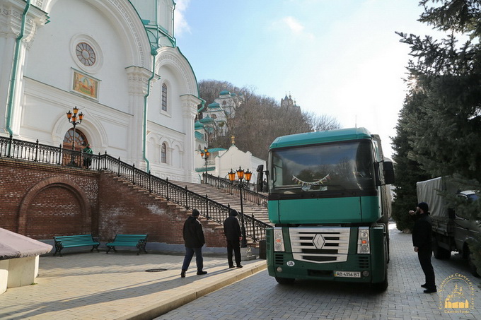 «Помощь нужна, пока не закончится вооруженный конфликт»