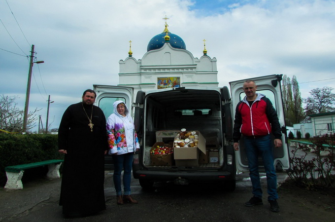 Духовенство та віряни УПЦ привітали військовослужбовців зі Світлою Седмицею