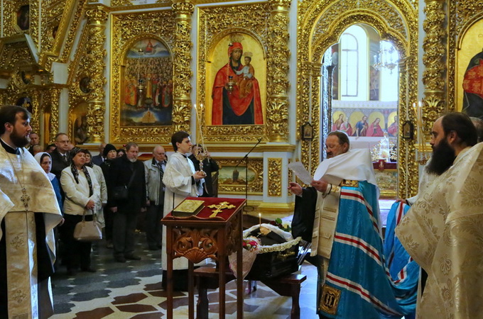 В Киевской Лавре совершили отпевание украинского поэта Бориса Олейника