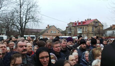 У день прощання з владикою Ніфонтом заплакало небо...