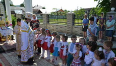 В єпархіях УПЦ зустріли День захисту дітей молитвою та благодійністю (ФОТО)