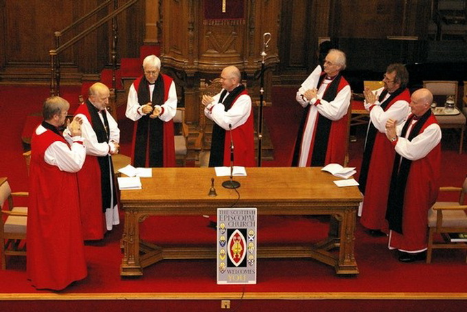 Англиканский мир под угрозой раскола из-за вопроса о гей-браках