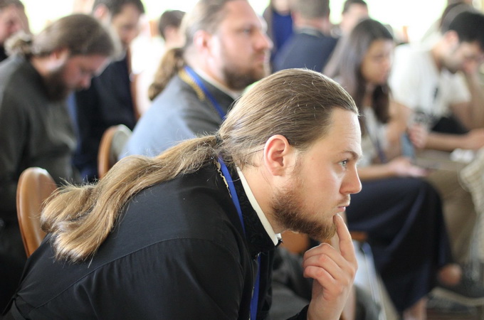 Participants of XII All-Ukrainian Conference of UOC discuss experience in working with youth in dioceses