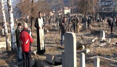 В Косово албанцы осквернили сербское православное кладбище