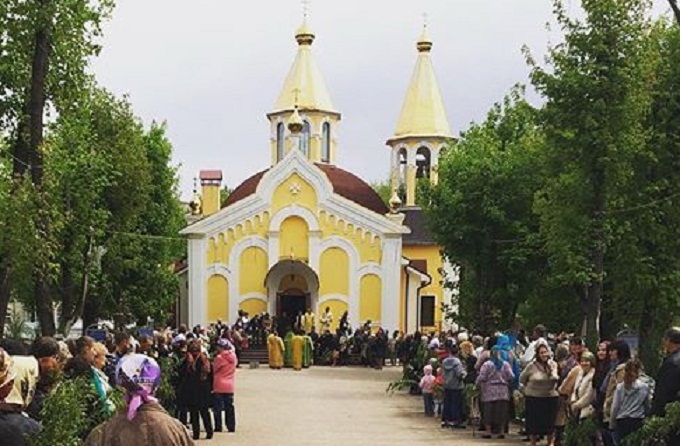  Дніпровський суд віддав храм УПЦ бізнесменові. Тепер той хоче забрати і землю