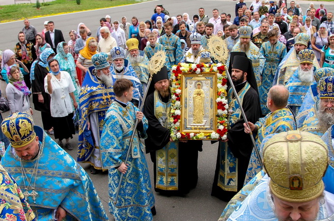 У Луганській єпархії УПЦ проходять святкування на честь місцевошанованого образу Божої Матері (ФОТО)