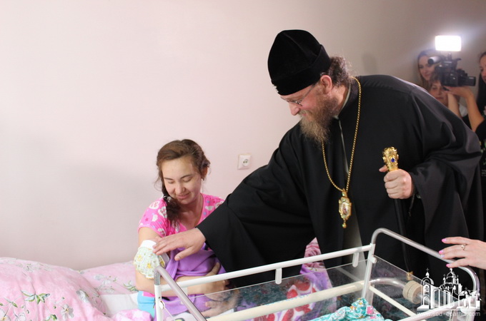 «Блажени милостивии»: В Северодонецкой епархии УПЦ собрали средства для родильного отделения
