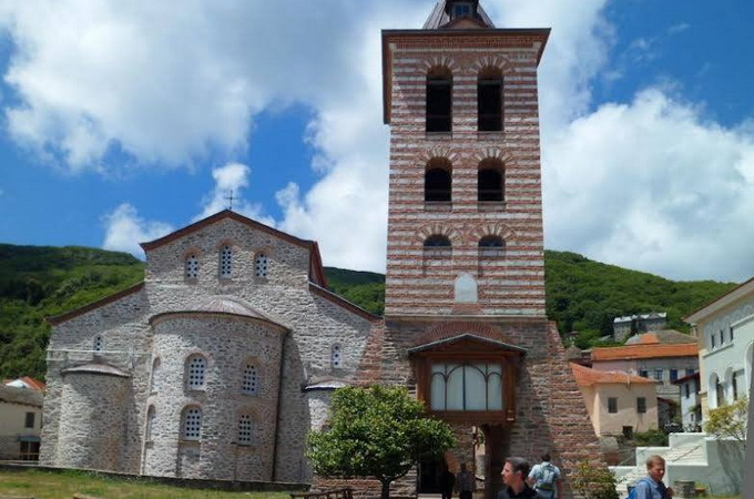 В столиці Афону відбувається святкування на честь ікони Божої Матері «Достойно є»