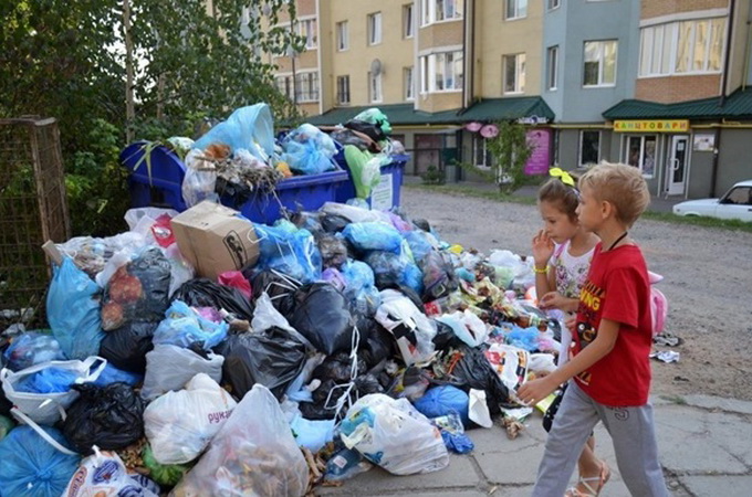 Рада Церков опублікувала звернення до керівництва країни з приводу львівського сміття