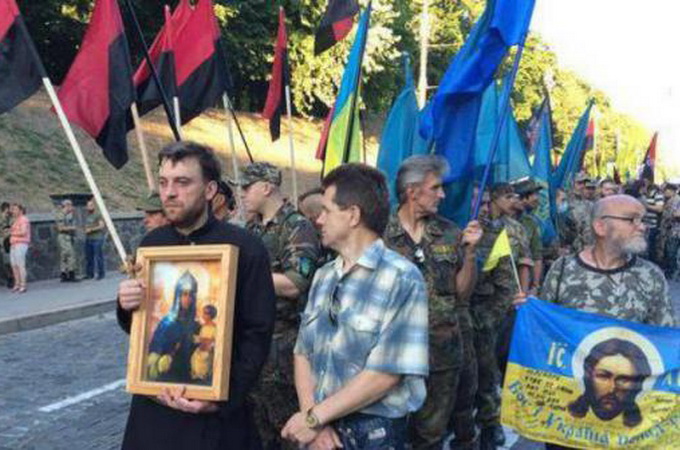 «Правий сектор» хоче об'єднати віруючих українців під Папою Римським