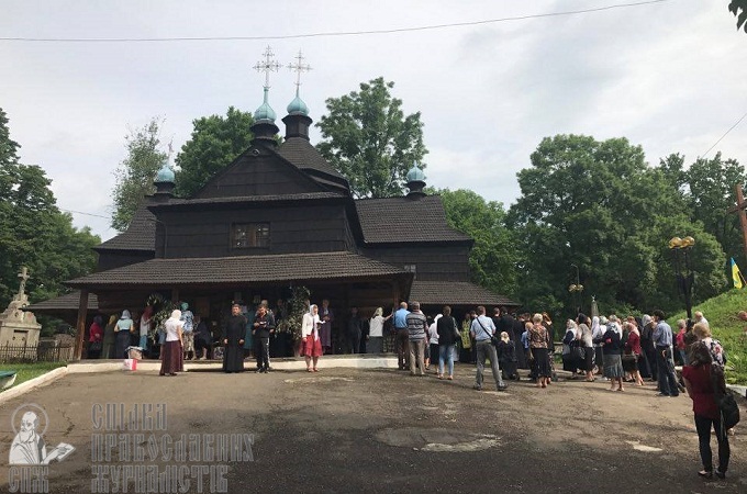 Тут бачу, тут не бачу: вибірковий зір «захисників» храму в Коломиї