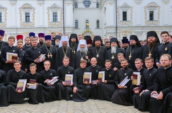 Міністерство освіти легалізувало дипломи духовних навчальних закладів