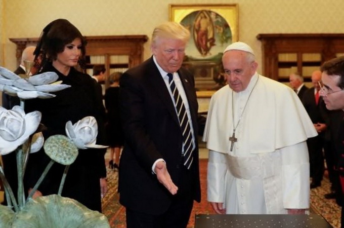 Ватикан розкритикував євангельських християн і радника Трампа