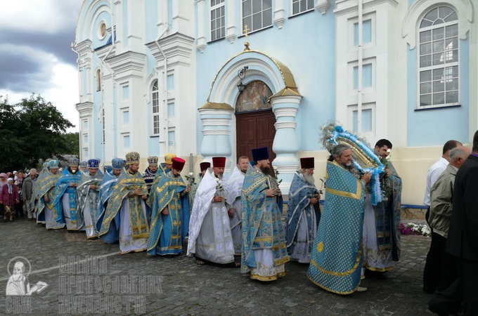 В Острозі вшанували образ Богоматері, яка захищає від розколів (ФОТО)