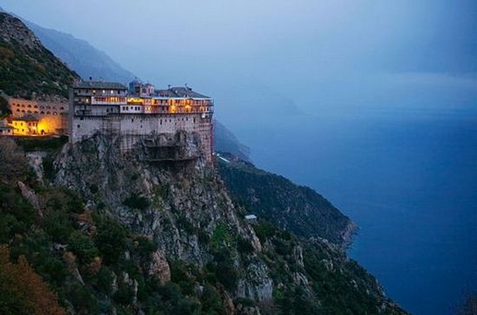 Ієрарх Елладської Церкви: Афон – лабораторія святості