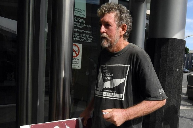 Австралійським католикам відірвати меч з пам'ятника велів «голос згори»