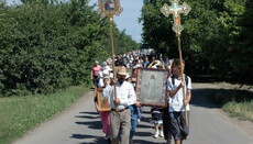 Віряни Херсонської єпархії УПЦ звершили Хресний хід в Асканію-Нову (ФОТО)