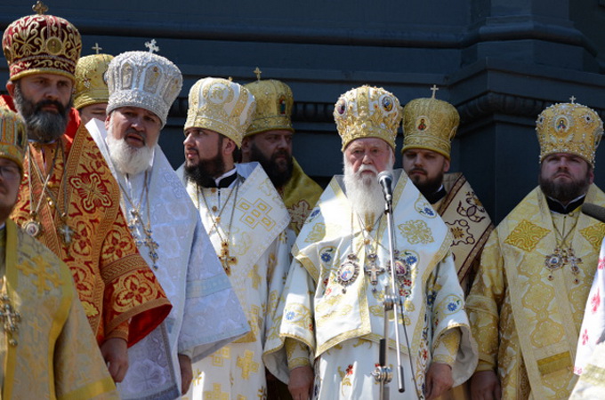 Kiev Patriarchate and Phanar – love or just the name?