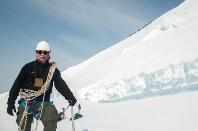Вперше священик підкорив найвищу гору Сибіру