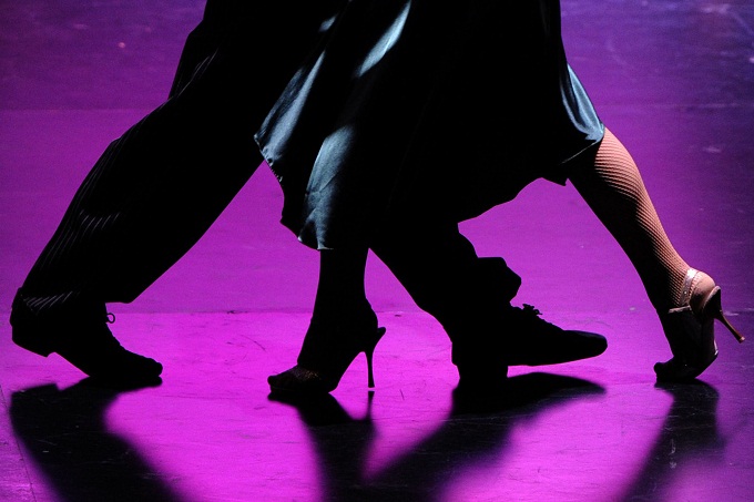 В Ірані молодих людей заарештовують за навчання «західним» танцям