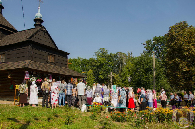 Єпископ Івано-Франківський Тихон молитовно підтримав вірян Коломиї (ВІДЕО)
