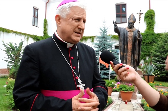 Ukrainian officials do not like the people: they rob and deceive them – RCC Bishop