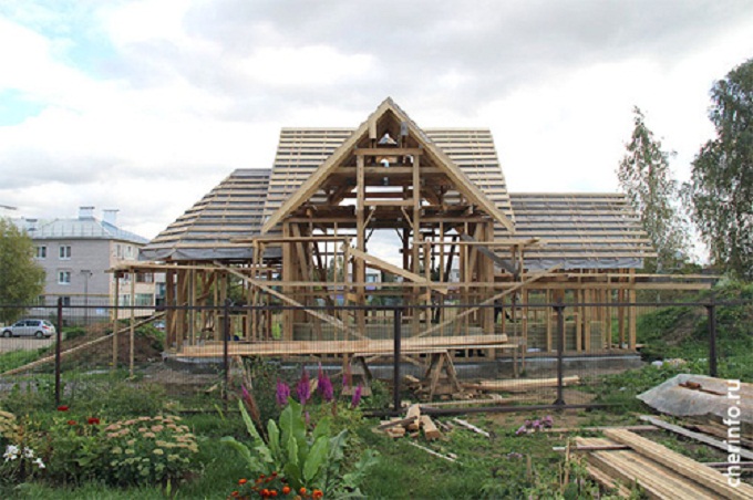 Пенсіонерка з Росії заповіла мільйон рублів на будівництво церкви