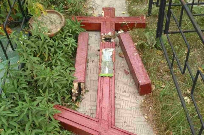 У Харкові осквернили могилу священномученика Олександра (Петровського)