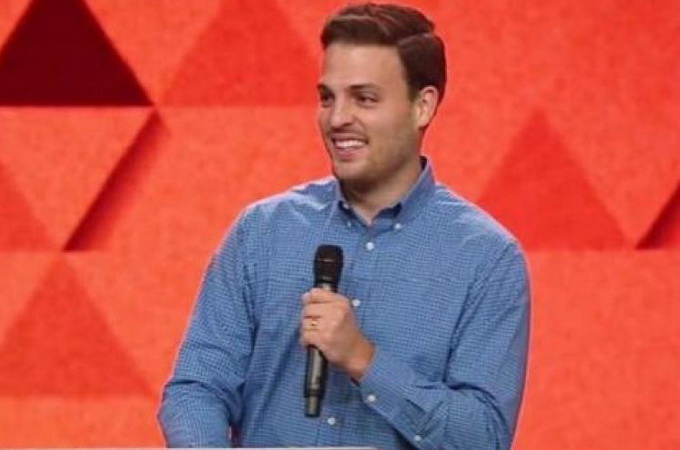 Сына главы методистской церкви лишили пасторства из-за аморального поведения