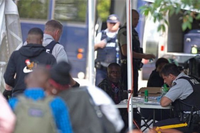 В Канаде прекратят пользоваться анкетой с вопросами об ИГИЛ, никабе и богослужениях