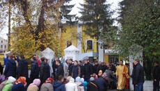 З'явилося нове відео безчинств уніатів у Коломиї (ВІДЕО)