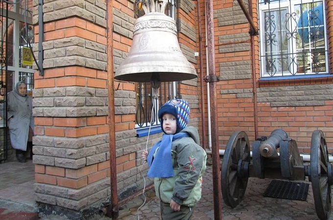 В Энергодаре на службу теперь призывает новый стокилограммовый колокол