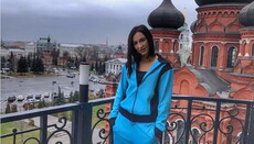 У соцмережах обурилися фотографією зірки «Дому-2» у спортивному костюмі на тлі храму