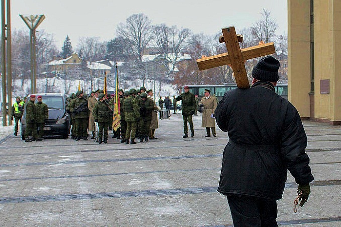 Міноборони Литви пропонує не звільняти священнослужителів від призову