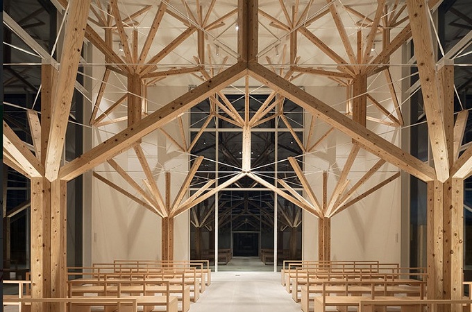 В Японії побудували храм із фрактальним лісом всередині